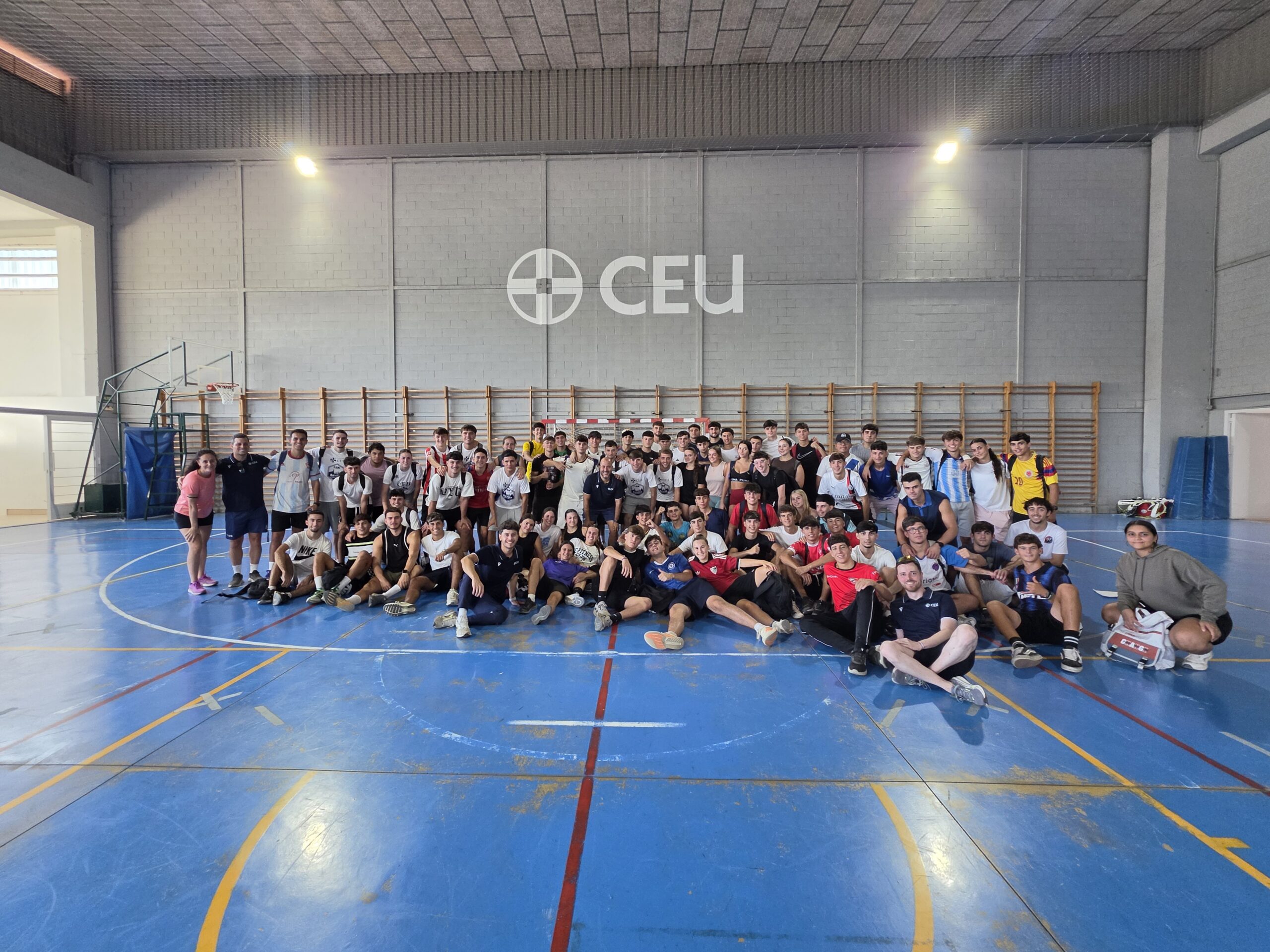 El alumnado de Deporte refuerza sus competencias profesionales en una jornada de senderismo y trabajo en equipo