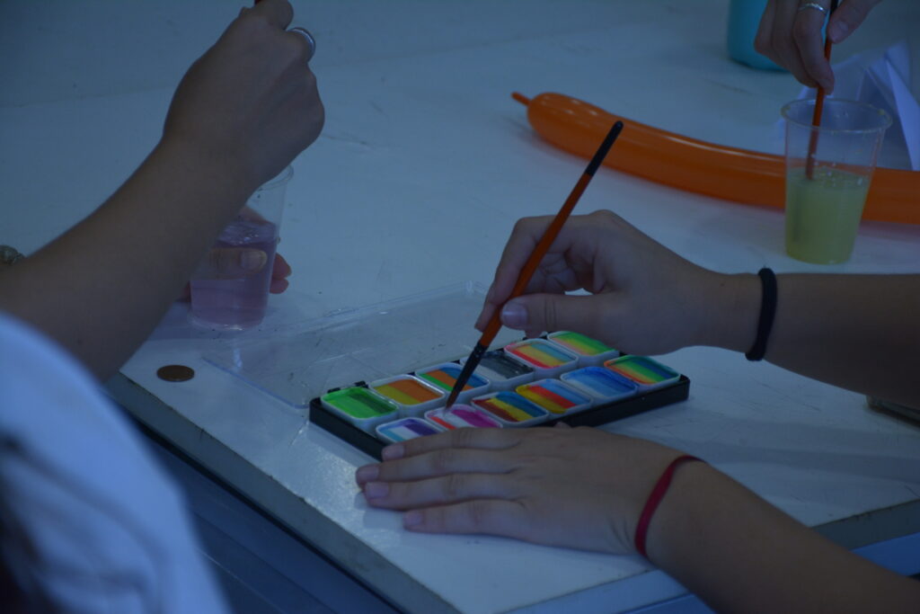 DSC 0022 Alumnos de CEU FP Sevilla realizan un taller de animación infantil