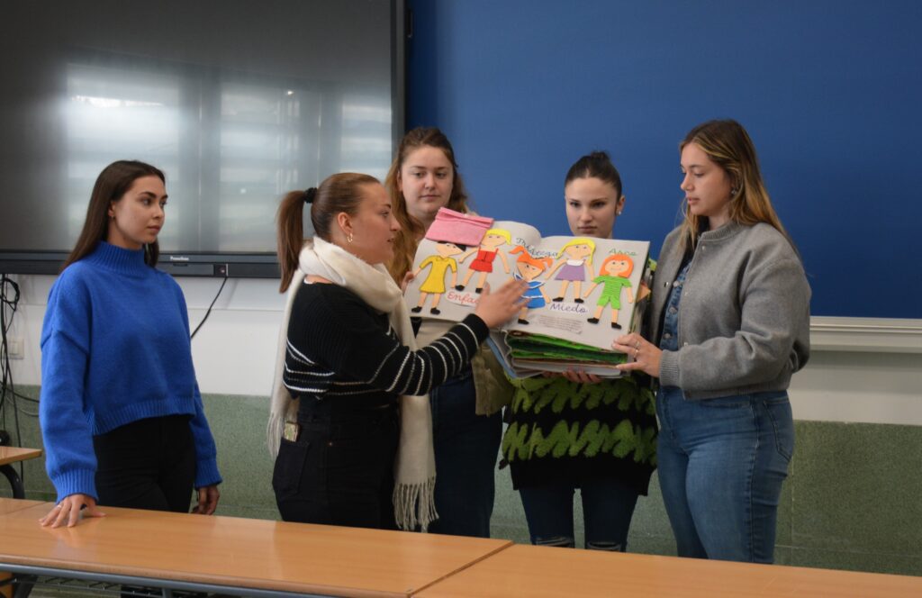 DSC 0089 El CEU FP Sevilla participa en el concurso ‘Crea tu Cuento’