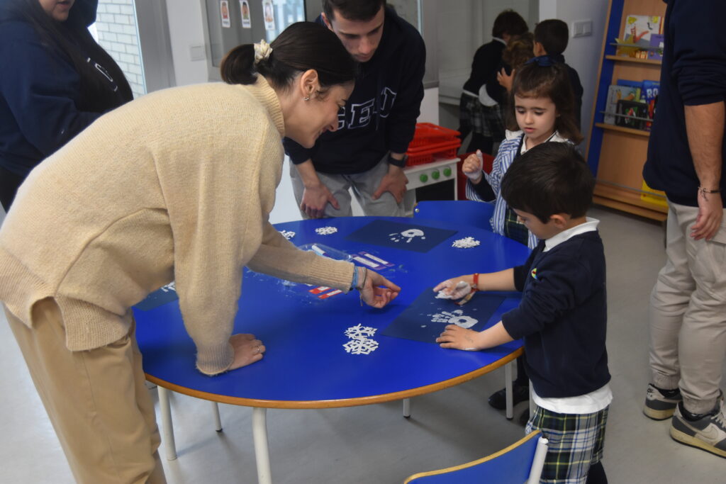 DSC 7792 Los alumnos de Educación Infantil del Colegio CEU San Pablo Sevilla participan en unos talleres didácticos organizados por CEU FP Sevilla