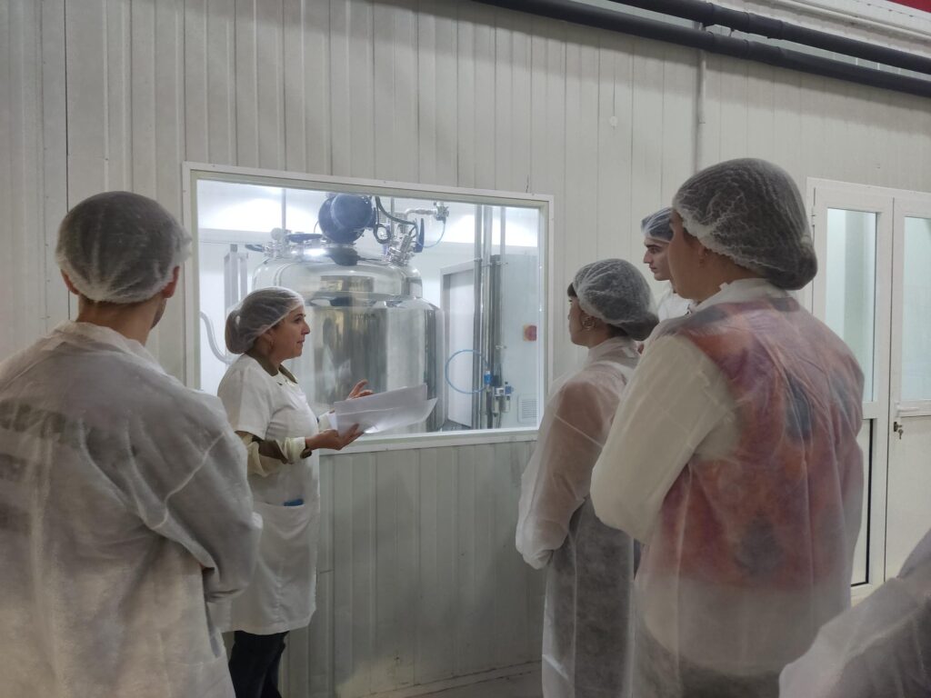 IMG 20241107 133918 Nuevas actividades complementarias en el Ciclo Superior de Fabricación de Productos Farmacéuticos