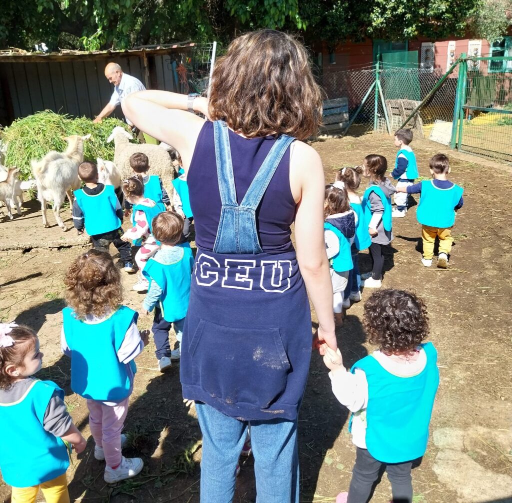 WhatsApp Image 2024 04 04 at 2.03.31 PM 2 El CEU FP Sevilla visita la Granja Escuela Cuna