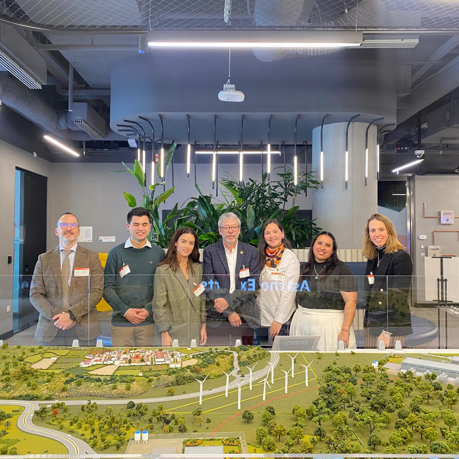 Del aula a Amazon: los ganadores del Hackathon viven una experiencia formativa única