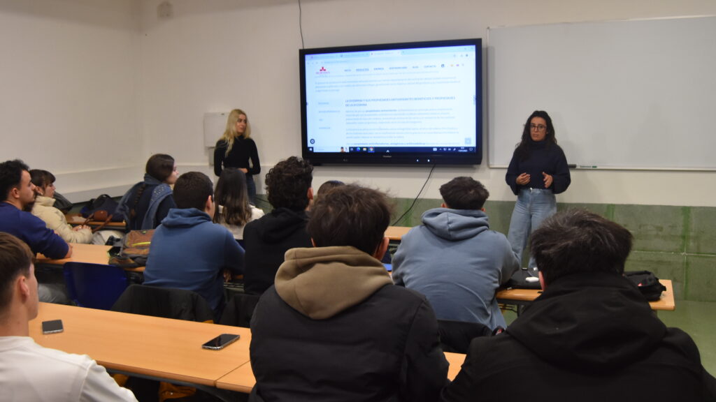 bordas Experiencias reales, innovación y especialización: la formación en CEU FP Sevilla se vive dentro y fuera del aula