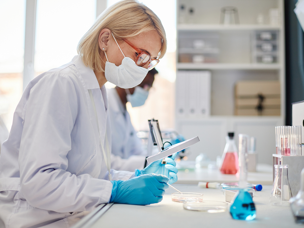 img body tecnico superior laboratorio clinico biomedico Técnico Superior en Laboratorio Clínico y Biomédico en Sevilla